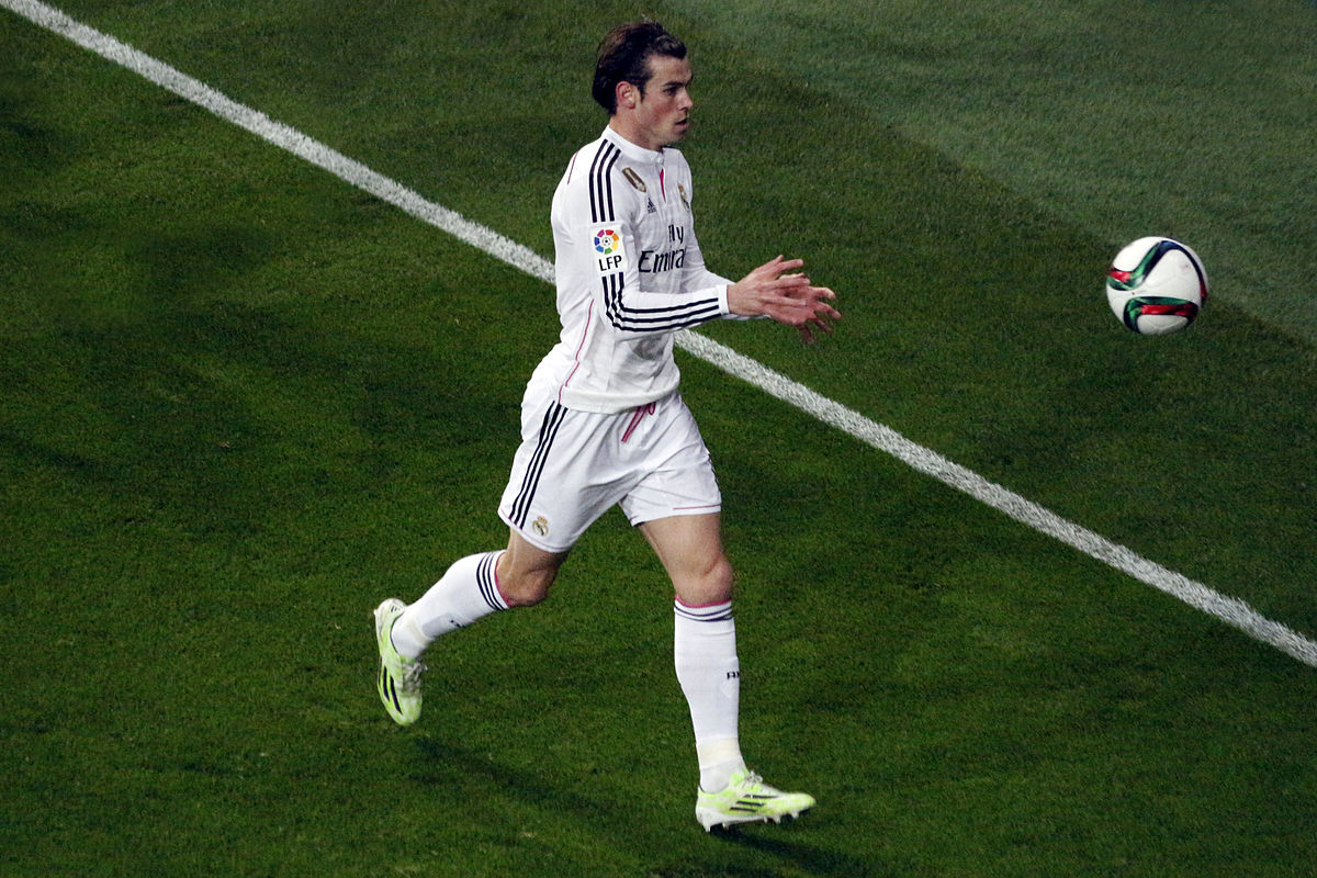 1200px-Gareth_Bale_-_CdR_-_RM_v_ATL