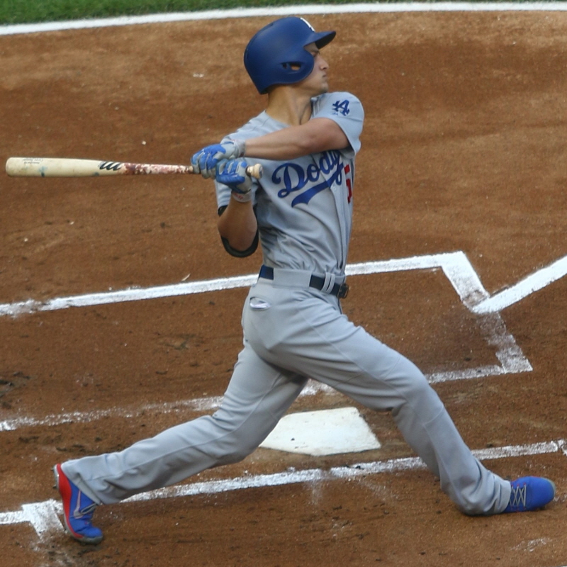 [크기변환]20170718_Dodgers-WhiteSox_Corey_Seager_following_through_(2)